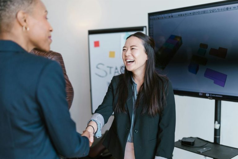 tips membangun personal branding Manfaat personal branding Tips Membangun Personal Branding di LinkedIn TMN Institute TMN Institute TMN Institute