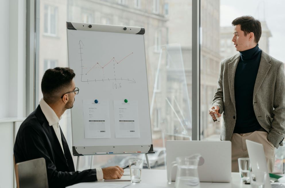 Target pasar 
Mempelajari target pasar
cara menentukan target pasar
TMN Institute
TMN Institute
TMN Institute