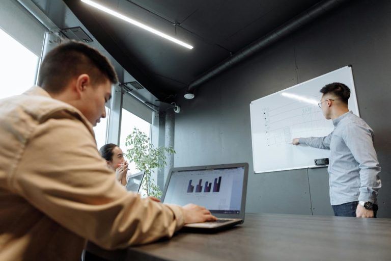 target marketing apa itu target market target market TMN Institute TMN Institute TMN Institute